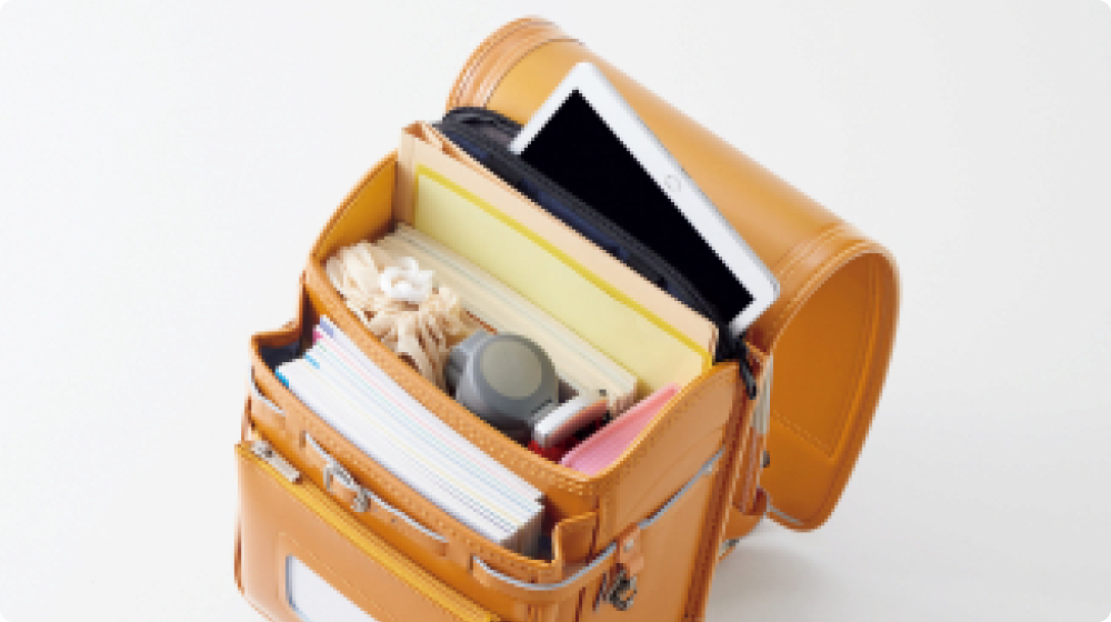 ランドセルの容量を見せる画像