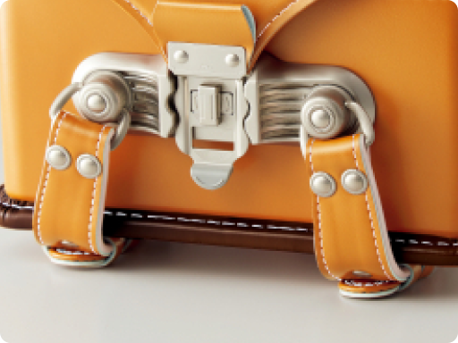 シルバーの金具写真